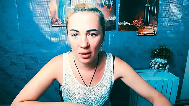 Snapshot of EmmaCat_ chatting on October 30, 7:21 am EmmaCat online show from October 30, 7:21 am