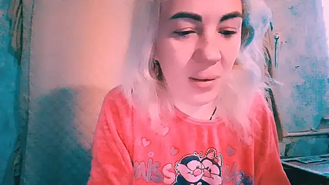 Snapshot of EmmaCat_ chatting on November 2, 5:54 am EmmaCat online show from November 2, 5:54 am