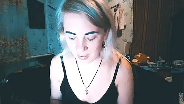 Snapshot of EmmaCat_ chatting on November 14, 5:33 pm EmmaCat online show from November 14, 5:33 pm