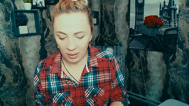 EmmaCat  online show from December 20, 6:53 am