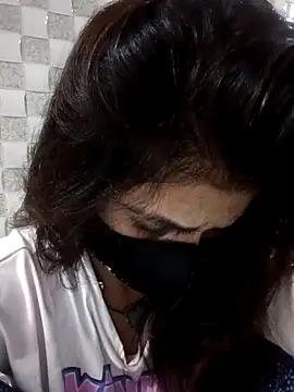 Snapshot of Arti_ chatting on October 4, 11:19 am Arti online show from October 4, 11:19 am