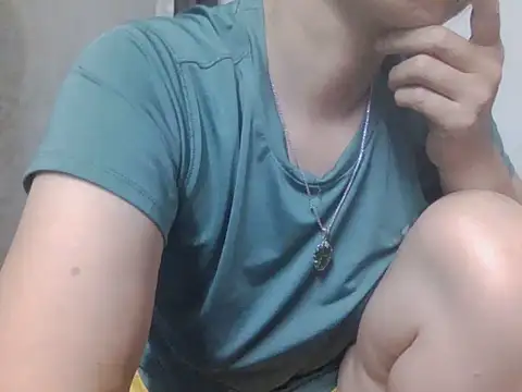AmyChan086 online show from August 6, 12:12 am