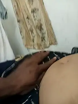 Snapshot of meenahotdarling chatting on September 14, 4:39 pm meenahotdarling online show from September 14, 4:39 pm