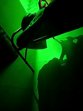 Snapshot of meenahotdarling chatting on September 15, 4:40 pm meenahotdarling online show from September 15, 4:40 pm