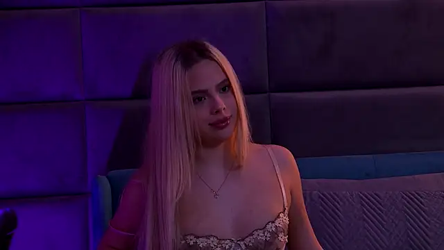 Snapshot of YssabelFox chatting on November 16, 4:12 pm YssabelFox online show from November 16, 4:12 pm