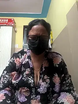 thehotlady online show from April 29, 3:10 am