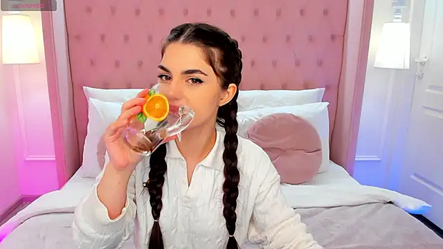 HelenTiny online show from November 7, 1:22 pm