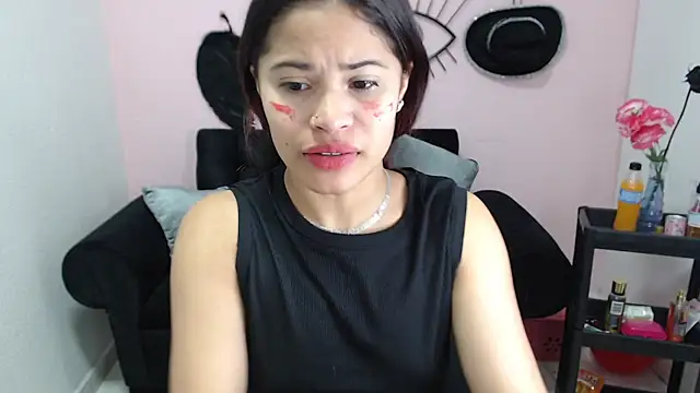 Snapshot of mia_sexgirl chatting on November 25, 12:38 pm mia sexgirl online show from November 25, 12:38 pm