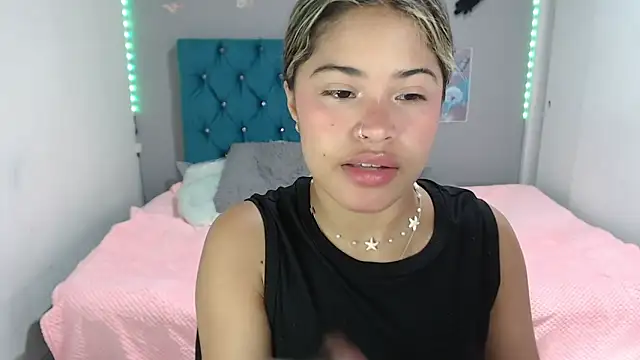 Snapshot of mia_sexgirl chatting on June 3, 12:30 pm mia sexgirl online show from June 3, 12:30 pm