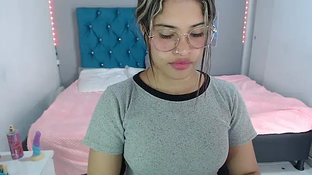 Snapshot of mia_sexgirl chatting on July 1, 2:29 pm mia sexgirl online show from July 1, 2:29 pm