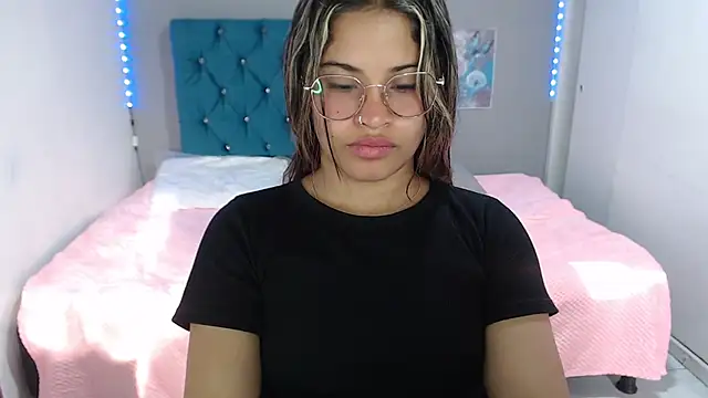 Snapshot of mia_sexgirl chatting on July 7, 12:20 pm mia sexgirl online show from July 7, 12:20 pm