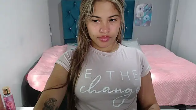 Snapshot of mia_sexgirl chatting on July 15, 12:21 pm mia sexgirl online show from July 15, 12:21 pm