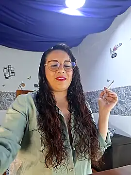 Snapshot of zamy_x chatting on April 5, 8:44 am zamy x online show from April 5, 8:44 am