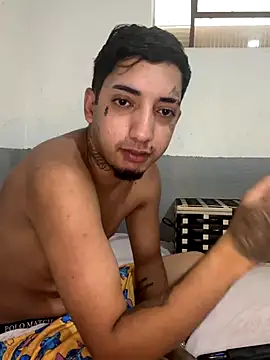 Snapshot of CasalMaldoso01 chatting on November 27, 5:04 pm CasalMaldoso01 online show from November 27, 5:04 pm