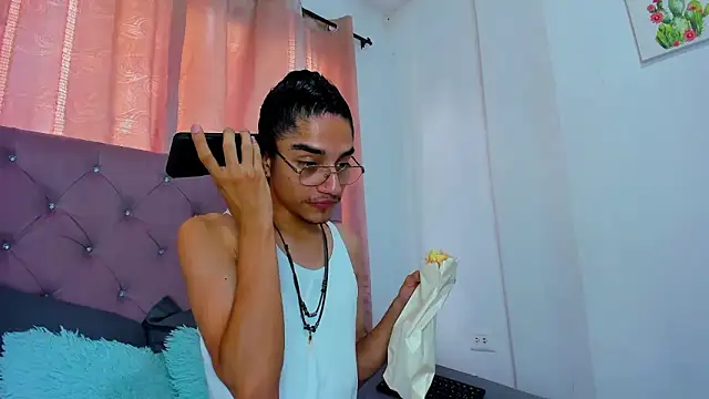 EthanBlackwoodd online show from January 15, 8:23 pm