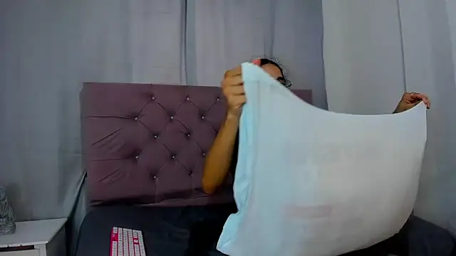 EthanBlackwoodd online show from February 6, 7:50 pm