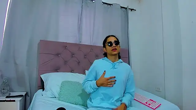 EthanBlackwoodd online show from February 19, 7:32 pm