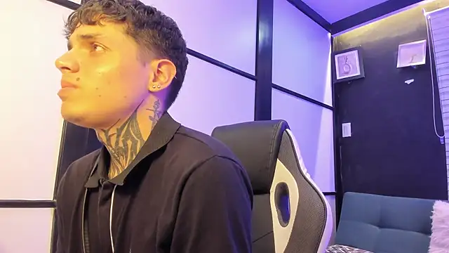 Declan-Fox online show from October 31, 2:12 am