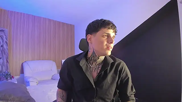 Declan-Fox online show from November 25, 5:18 am