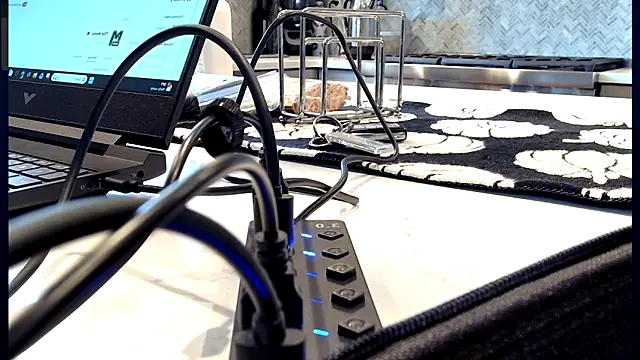 Snapshot of 3totangox chatting on November 7, 7:25 pm 3totangox online show from November 7, 7:25 pm