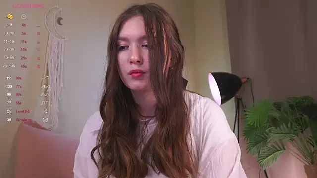 Snapshot of AlinaOrf chatting on December 4, 5:17 am AlinaOrf online show from December 4, 5:17 am