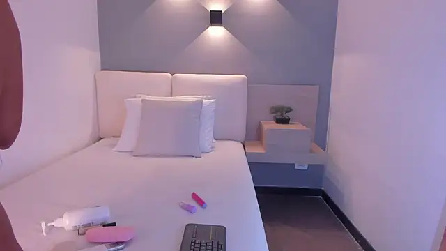 Snapshot of selena_monroy chatting on November 7, 11:21 am selena monroy online show from November 7, 11:21 am