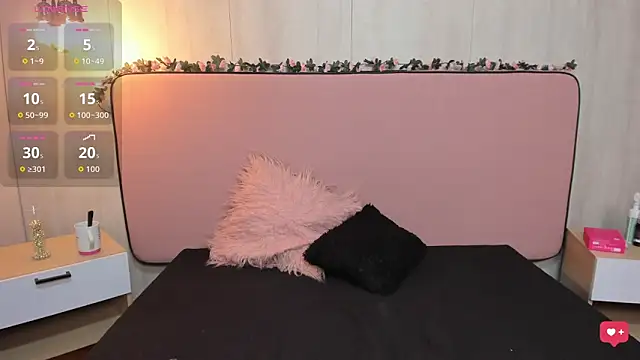 VivianSantana1 online show from September 22, 11:56 am