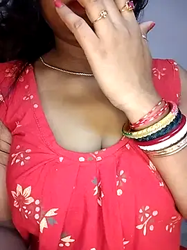Snapshot of Bengalibeauty96 chatting on April 30, 1:17 pm Bengalibeauty96 online show from April 30, 1:17 pm