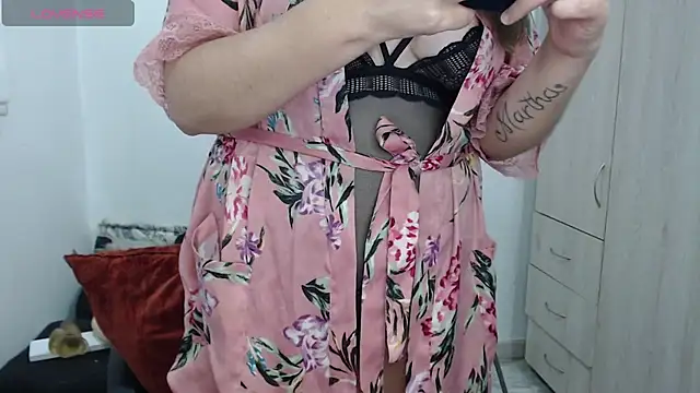 Snapshot of isabellahunt_er chatting on October 13, 10:10 pm isabellahunt er online show from October 13, 10:10 pm