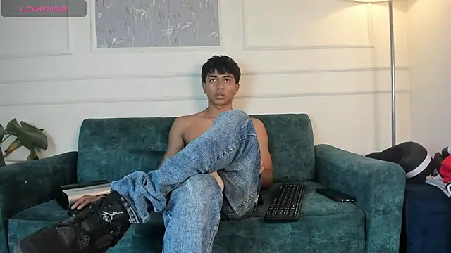 Jaycob Black1 online show from November 13, 7:13 pm