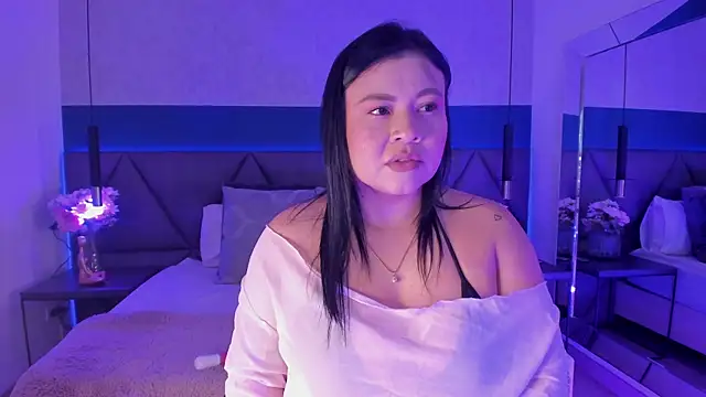 Snapshot of Amber_Santana chatting on June 19, 12:48 am Amber Santana online show from June 19, 12:48 am