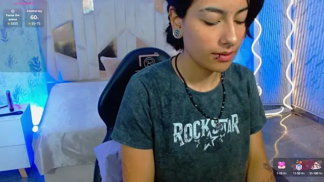 Snapshot of DAKOTA_TAY1 chatting on September 24, 11:57 am DAKOTA TAY1 online show from September 24, 11:57 am