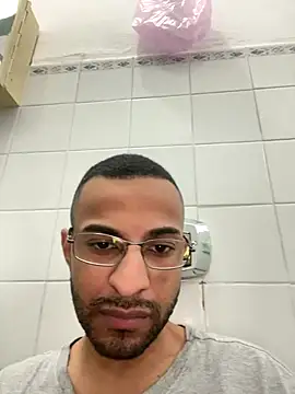 Snapshot of pauzudomoreno1 chatting on December 13, 8:14 pm pauzudomoreno1 online show from December 13, 8:14 pm