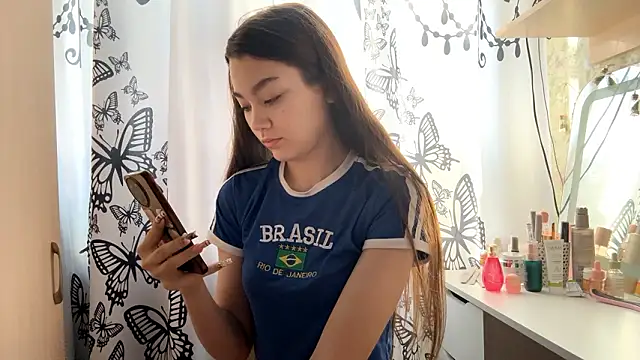 Cuteviola online show from February 4, 1:00 am