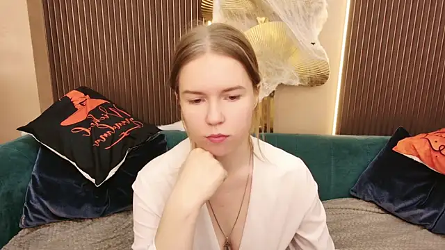 Alida Brice online show from November 2, 5:43 am