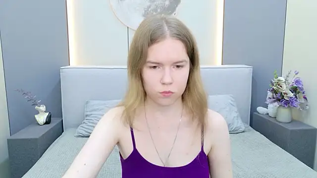 Snapshot of Alida_Brice chatting on May 27, 10:34 am Alida Brice online show from May 27, 10:34 am