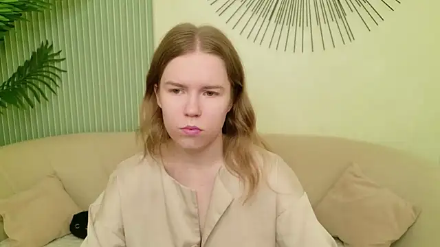 Snapshot of Alida_Brice chatting on June 13, 5:38 am Alida Brice online show from June 13, 5:38 am