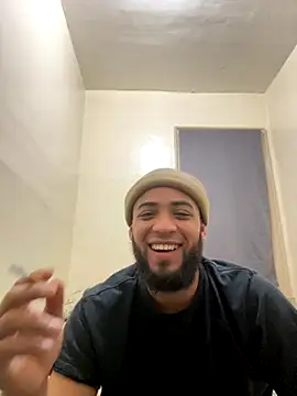 LeoPR00 online show from December 2, 2:50 am