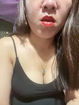 Snapshot of Luna-ass chatting on November 11, 12:10 am Luna-ass online show from November 11, 12:10 am