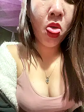 Snapshot of Luna-ass chatting on November 24, 11:59 pm Luna-ass online show from November 24, 11:59 pm