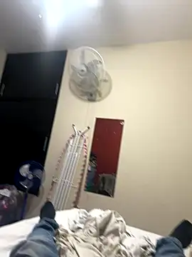 dannybs05 online show from October 17, 5:43 am