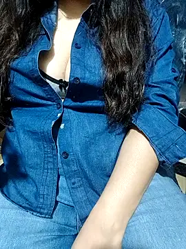 Snapshot of sassy_aly007 chatting on November 15, 6:59 pm sassy aly007 online show from November 15, 6:59 pm