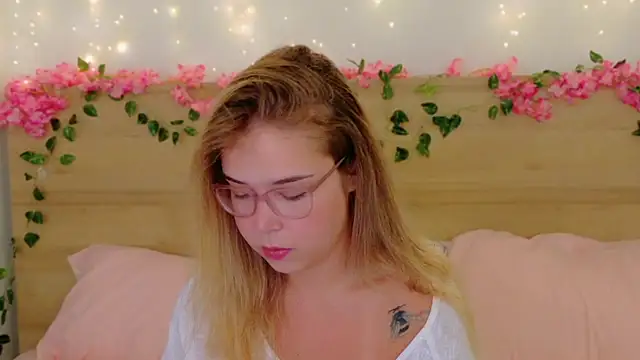 Lilith Bonheur online show from November 20, 10:09 pm