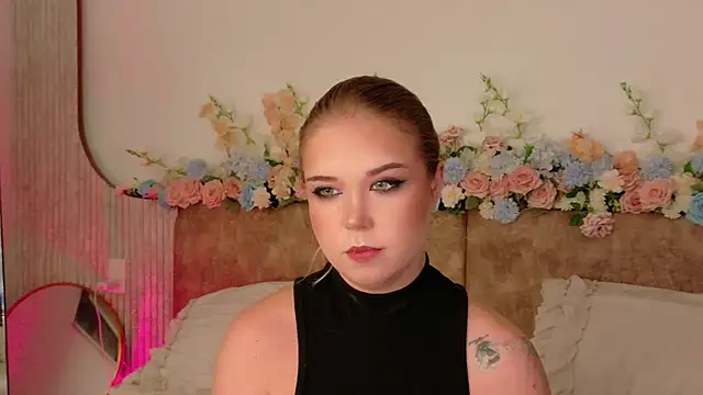 Lilith Bonheur online show from May 2, 7:52 pm