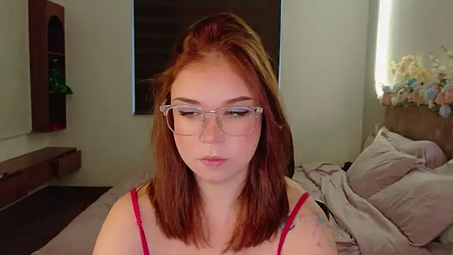 Snapshot of Lilith_Bonheur chatting on May 26, 10:17 pm Lilith Bonheur online show from May 26, 10:17 pm