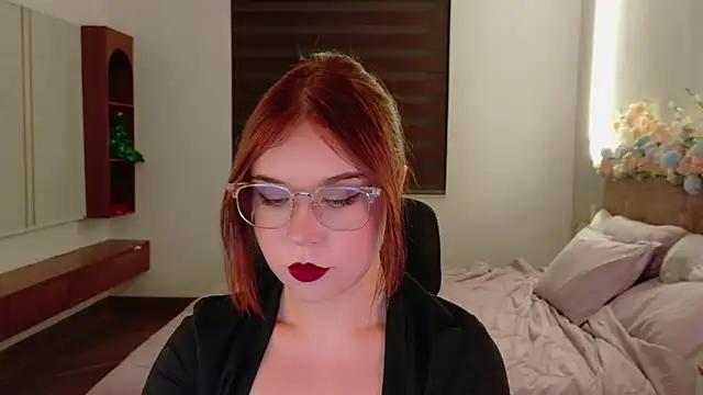 Snapshot of Lilith_Bonheur chatting on May 29, 1:09 pm Lilith Bonheur online show from May 29, 1:09 pm