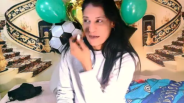 Snapshot of IndianSexcSmyle chatting on July 18, 5:33 am IndianSexcSmyle online show from July 18, 5:33 am