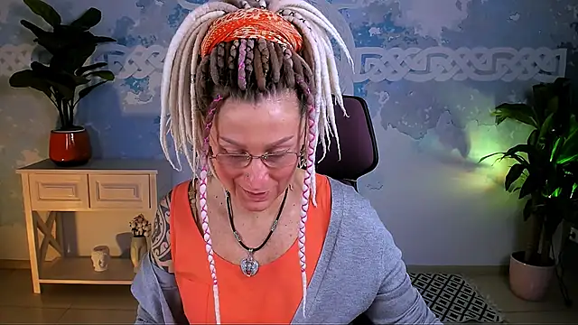 Snapshot of UmaSpace chatting on February 3, 5:05 am UmaSpace online show from February 3, 5:05 am