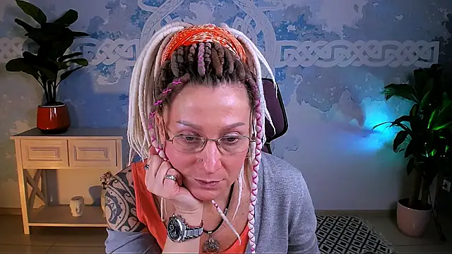 Snapshot of UmaSpace chatting on February 3, 6:40 am UmaSpace online show from February 3, 6:40 am