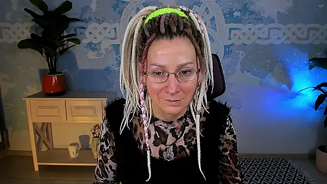 Snapshot of UmaSpace chatting on February 4, 5:13 am UmaSpace online show from February 4, 5:13 am